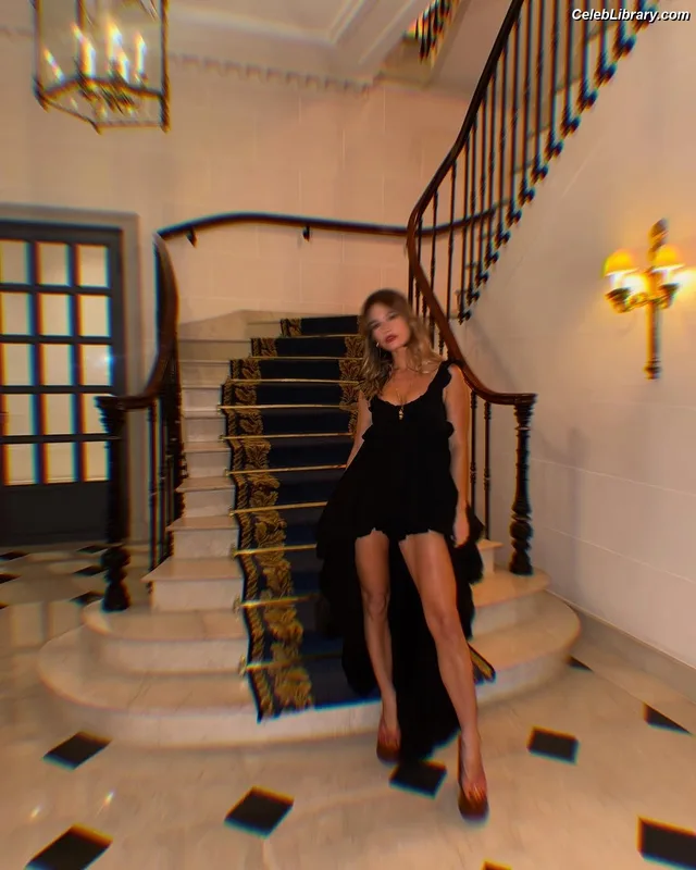 Lily James photo 15 of 1233