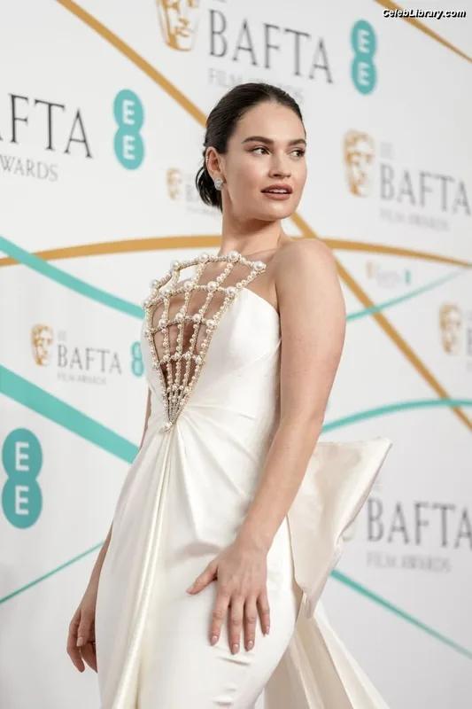 Lily James photo 2 of 1233
