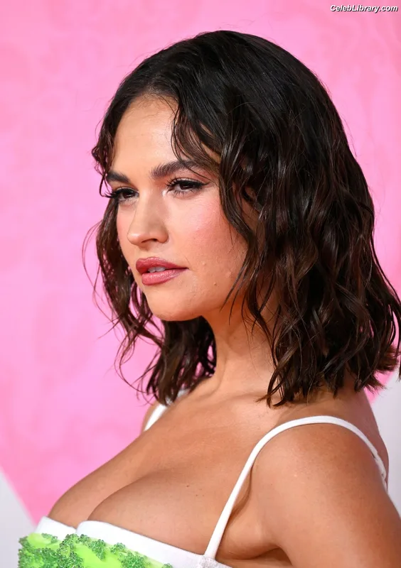 Lily James photo 16 of 1233