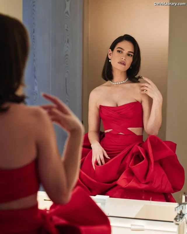 Lily James photo 14 of 1233