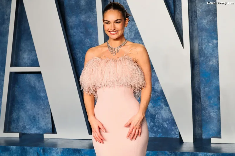 Lily James photo 4 of 1233