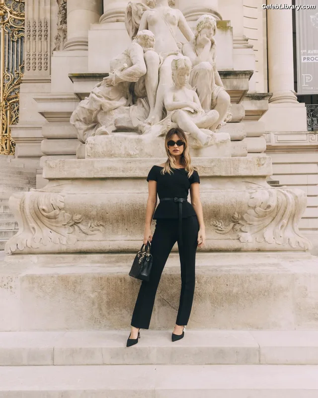 Lily James photo 11 of 1233