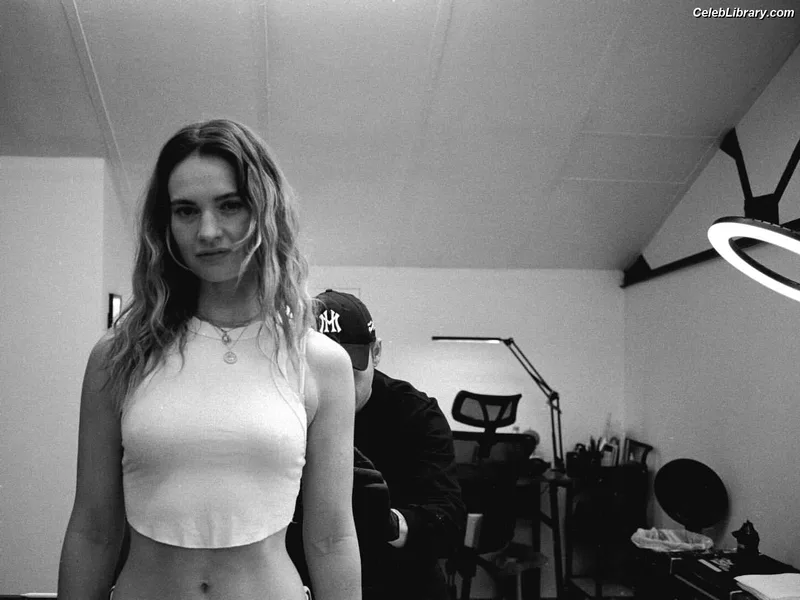 Lily James photo 22 of 1233