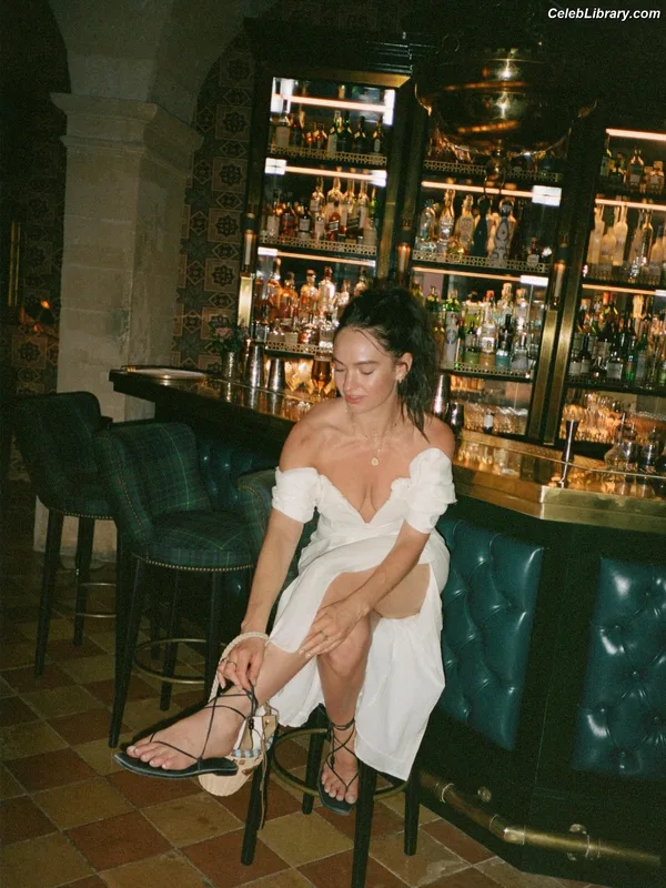 Lily James photo 4 of 1233