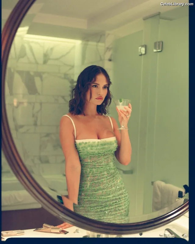 Lily James photo 24 of 1233