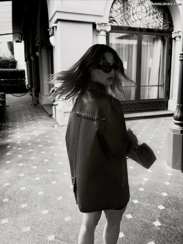 Lily James photo 8 of 1233