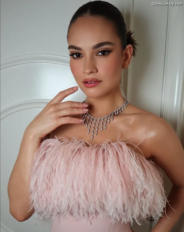 Lily James photo 14 of 1233