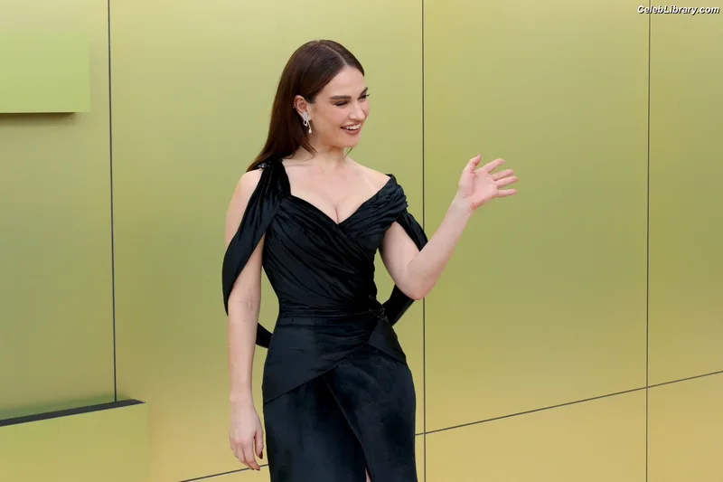 Lily James photo 2 of 1233