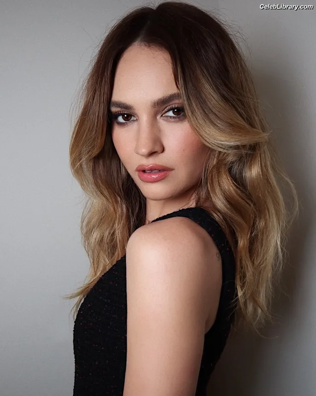 Lily James photo 24 of 1233