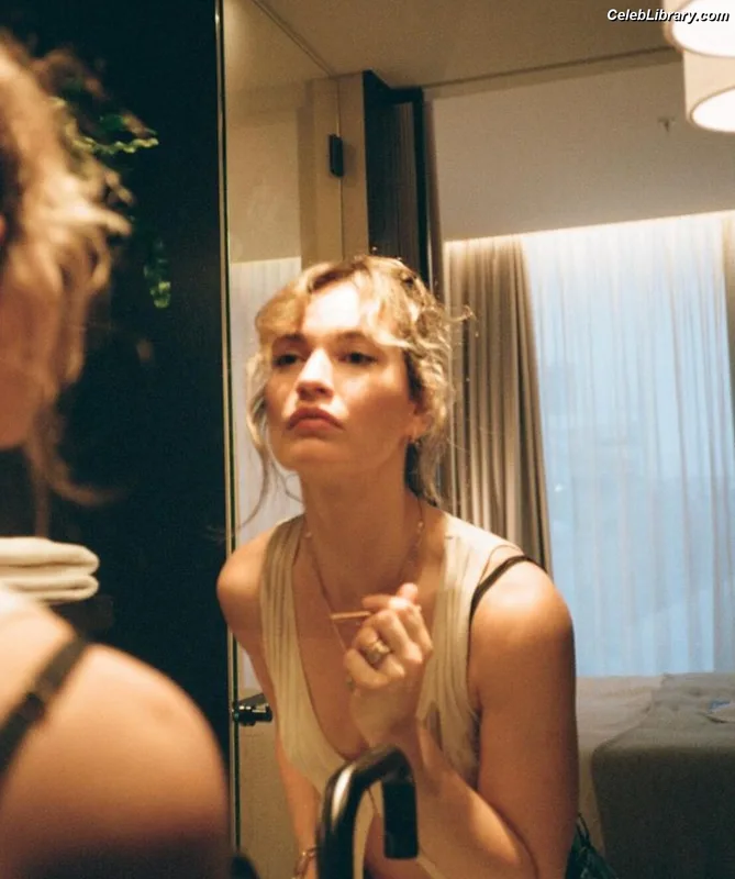 Lily James photo 15 of 1233
