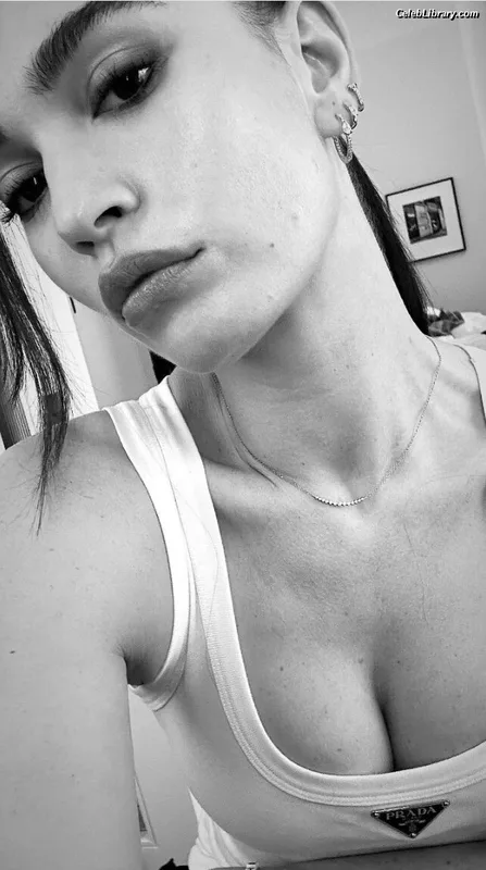 Lily James photo 3 of 1233