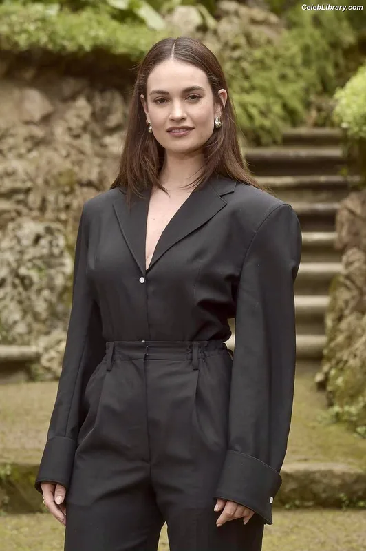 Lily James photo 2 of 1233