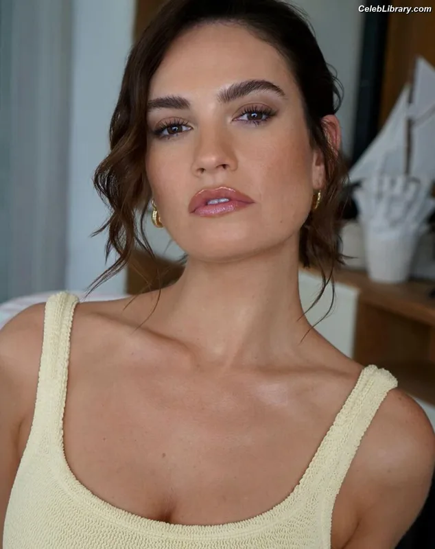 Lily James photo 3 of 1233