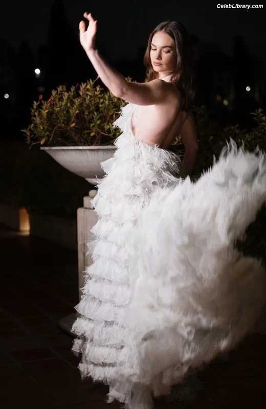 Lily James photo 16 of 1233