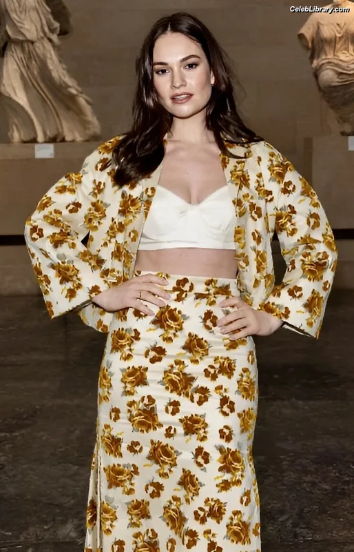 Lily James photo 4 of 1233