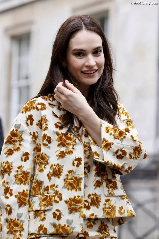 Lily James photo 3 of 1233