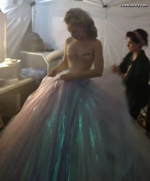 Lily James photo 14 of 1233