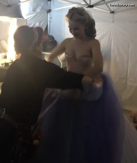 Lily James photo 15 of 1233