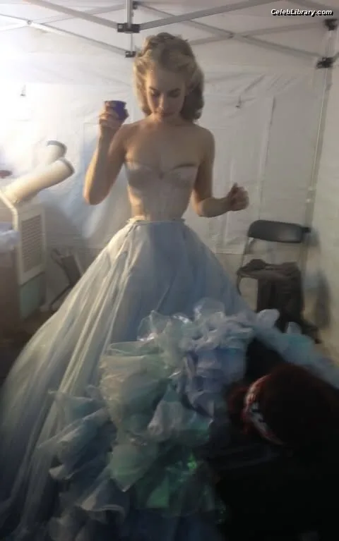 Lily James photo 16 of 1233