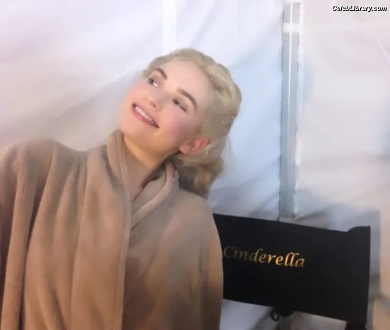 Lily James photo 17 of 1233
