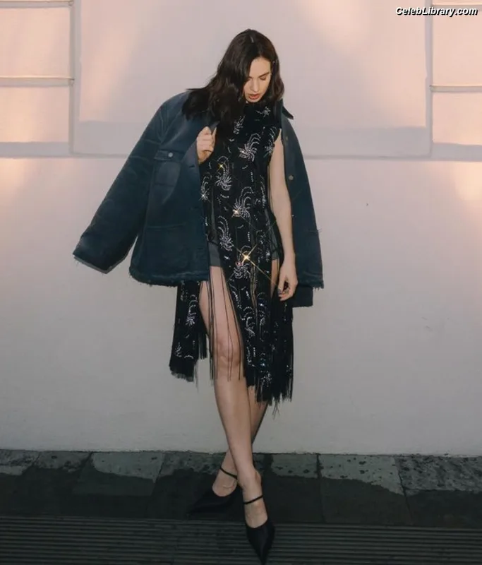 Lily James photo 6 of 1233