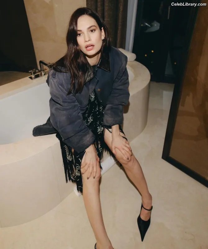 Lily James photo 9 of 1233