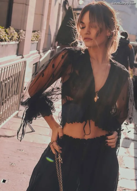 Lily James photo 21 of 1233