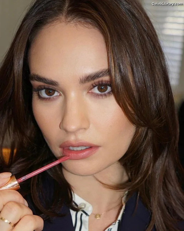 Lily James photo 2 of 1233