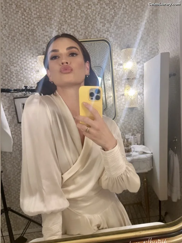 Lily James photo 13 of 1233