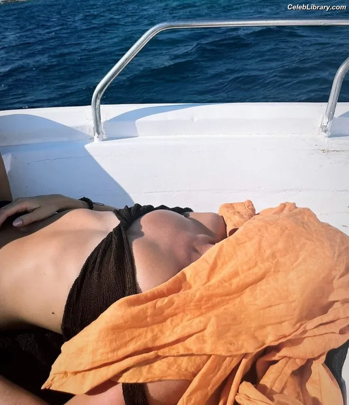 Lily James photo 2 of 1233