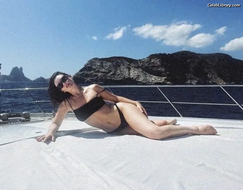 Lily James photo 18 of 1233