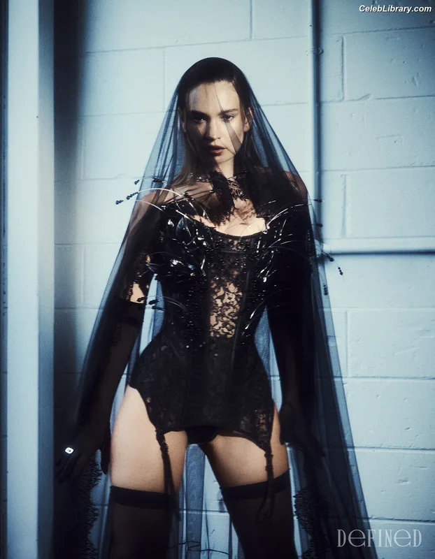 Lily James photo 3 of 1233