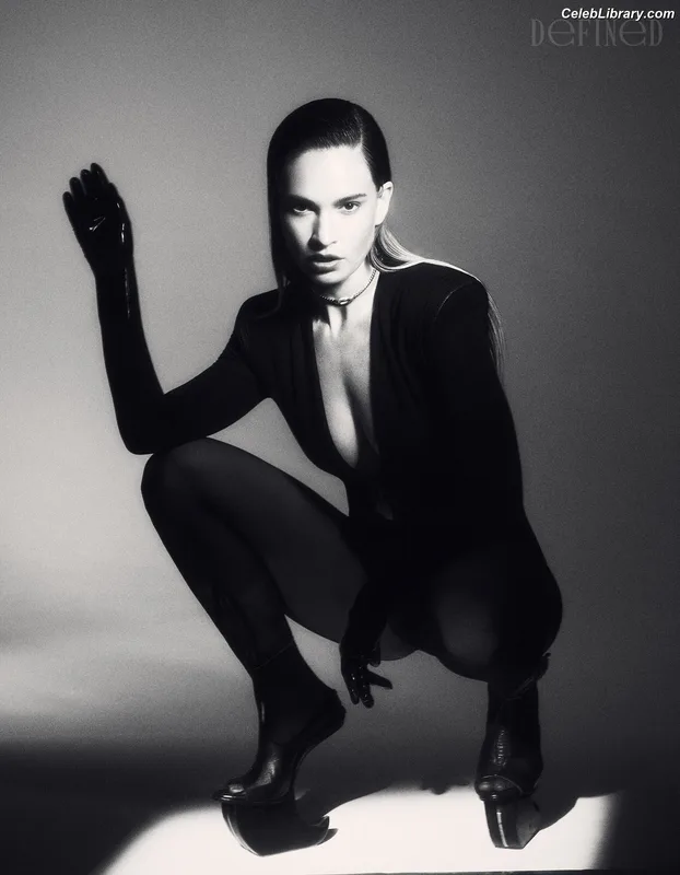 Lily James photo 15 of 1233