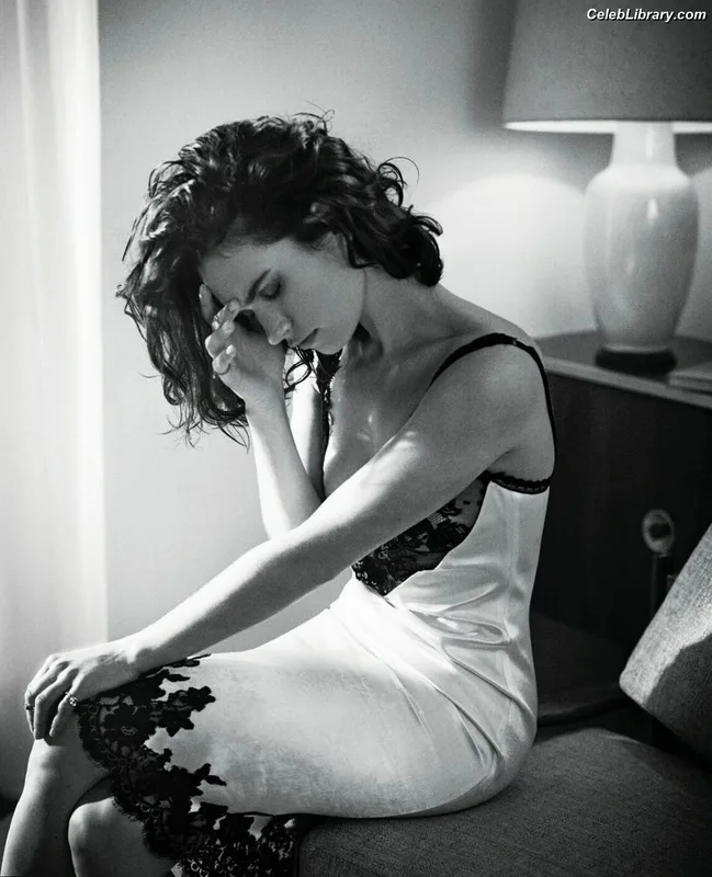 Lily James photo 17 of 1233