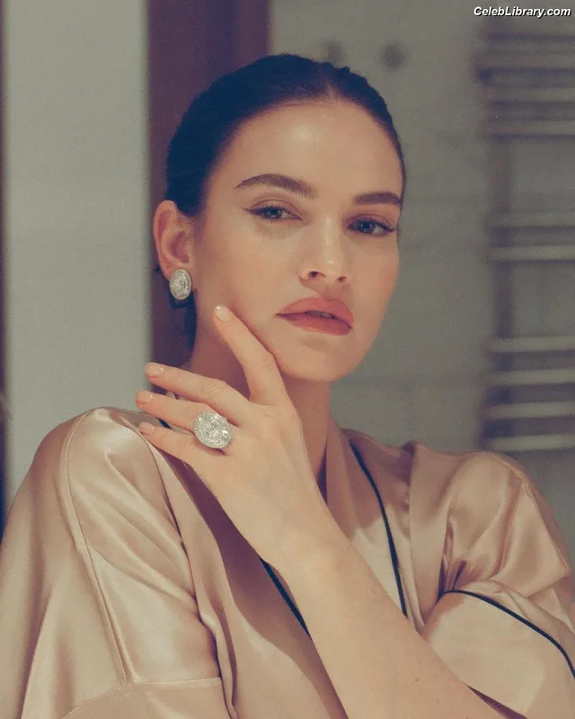 Lily James photo 23 of 1233
