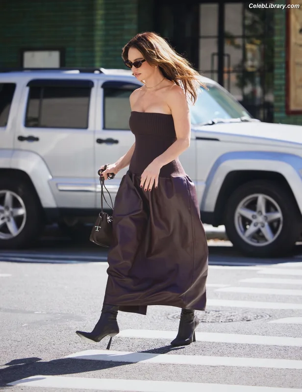 Lily James photo 21 of 1233