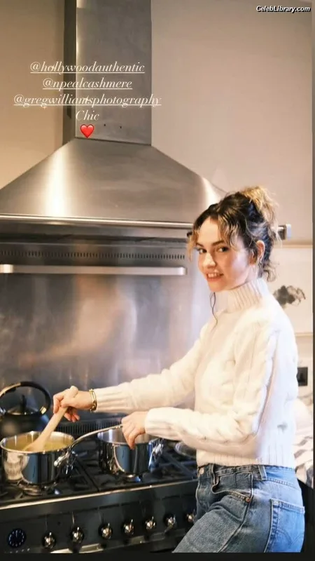 Lily James photo 22 of 1233