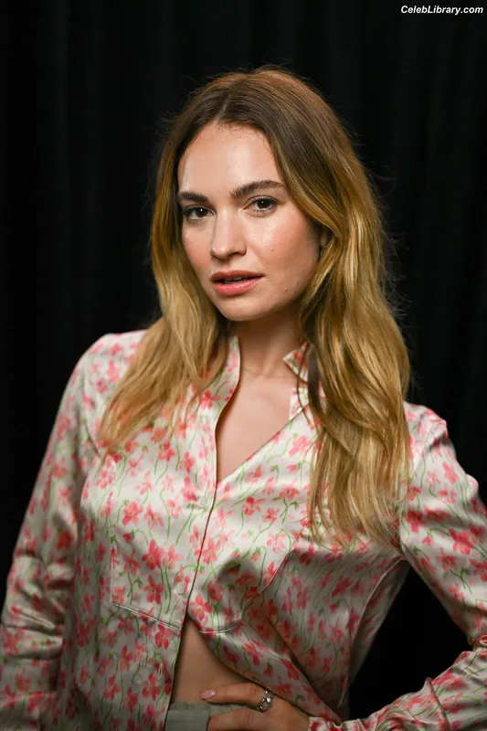 Lily James photo 4 of 1233