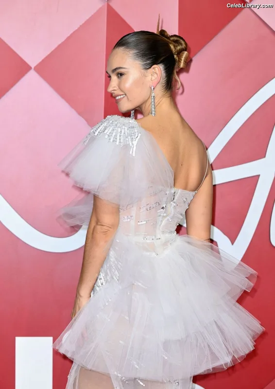 Lily James photo 20 of 1233