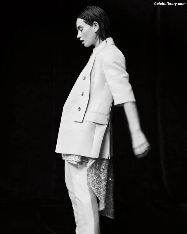 Lily James photo 20 of 1233