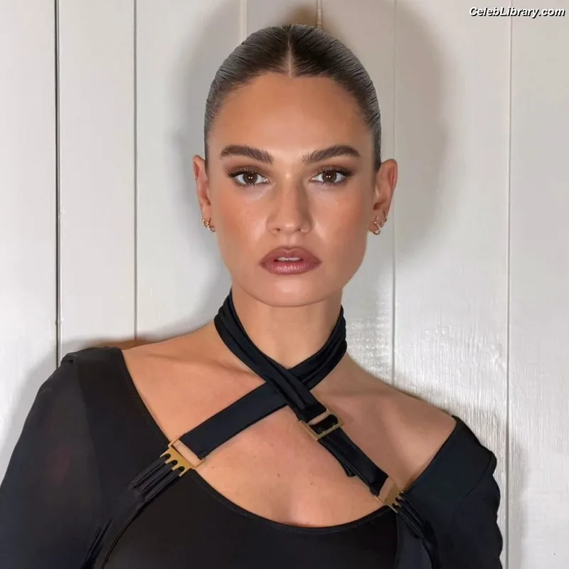 Lily James photo 23 of 1233