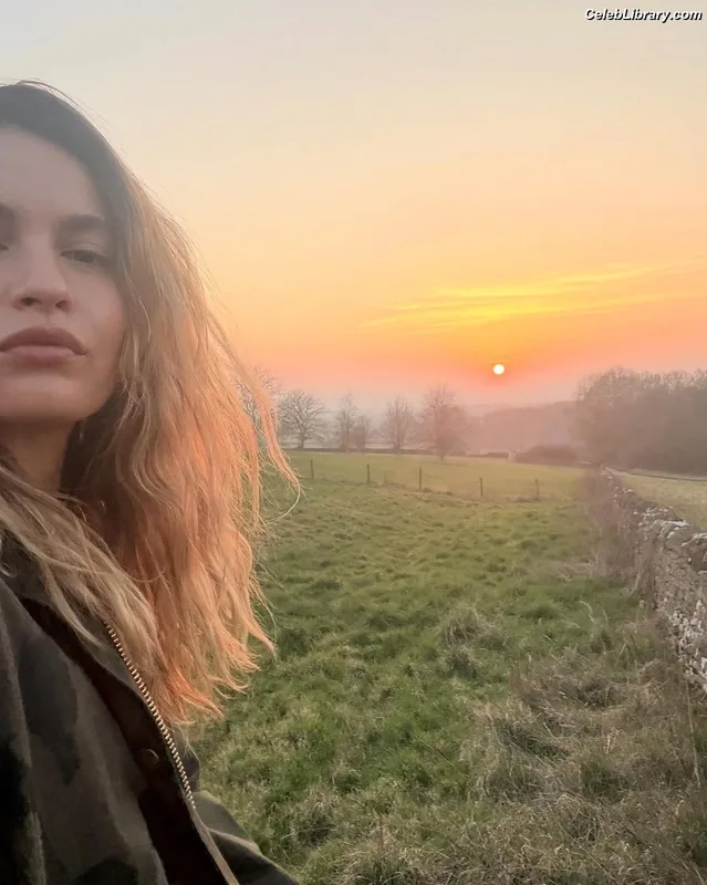 Lily James photo 1 of 1233