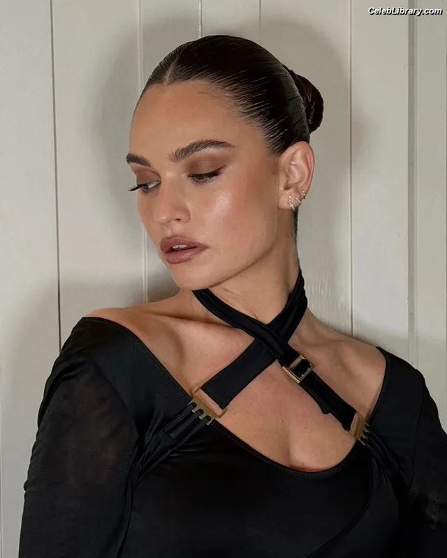 Lily James photo 21 of 1233