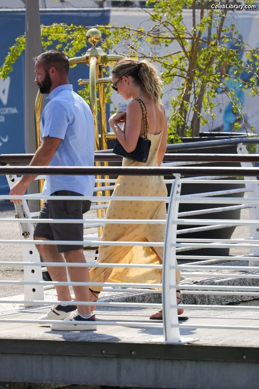 Lily James photo 7 of 1233