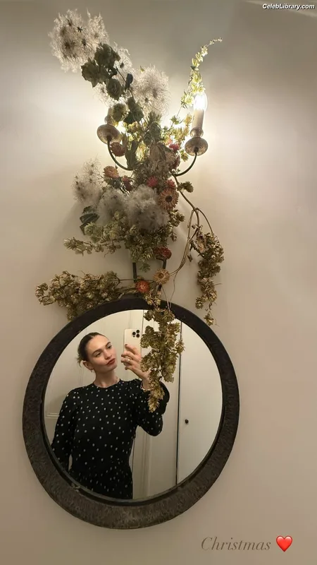Lily James photo 11 of 1233