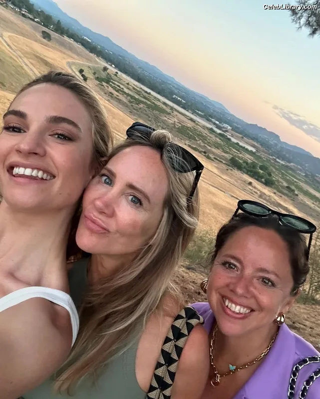 Lily James photo 12 of 1233