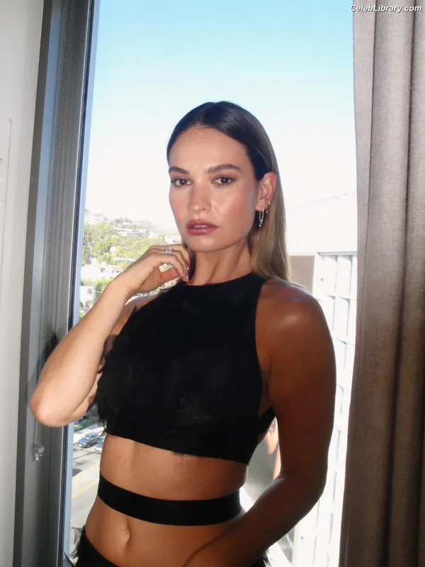 Lily James photo 13 of 1233