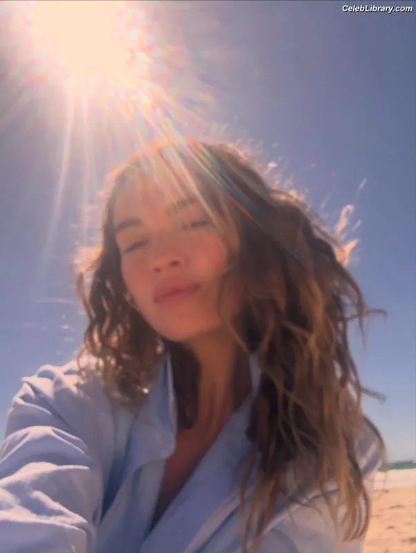 Lily James photo 14 of 1233