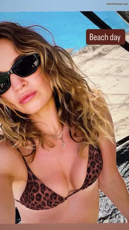 Lily James photo 19 of 1233