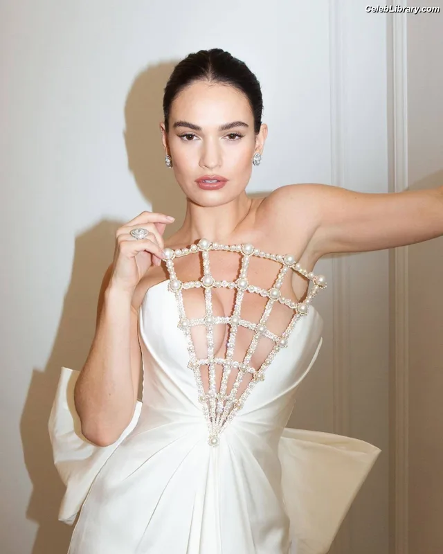 Lily James photo 8 of 1233